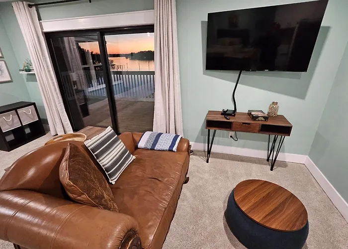 Pensacola Waterfront Retreat