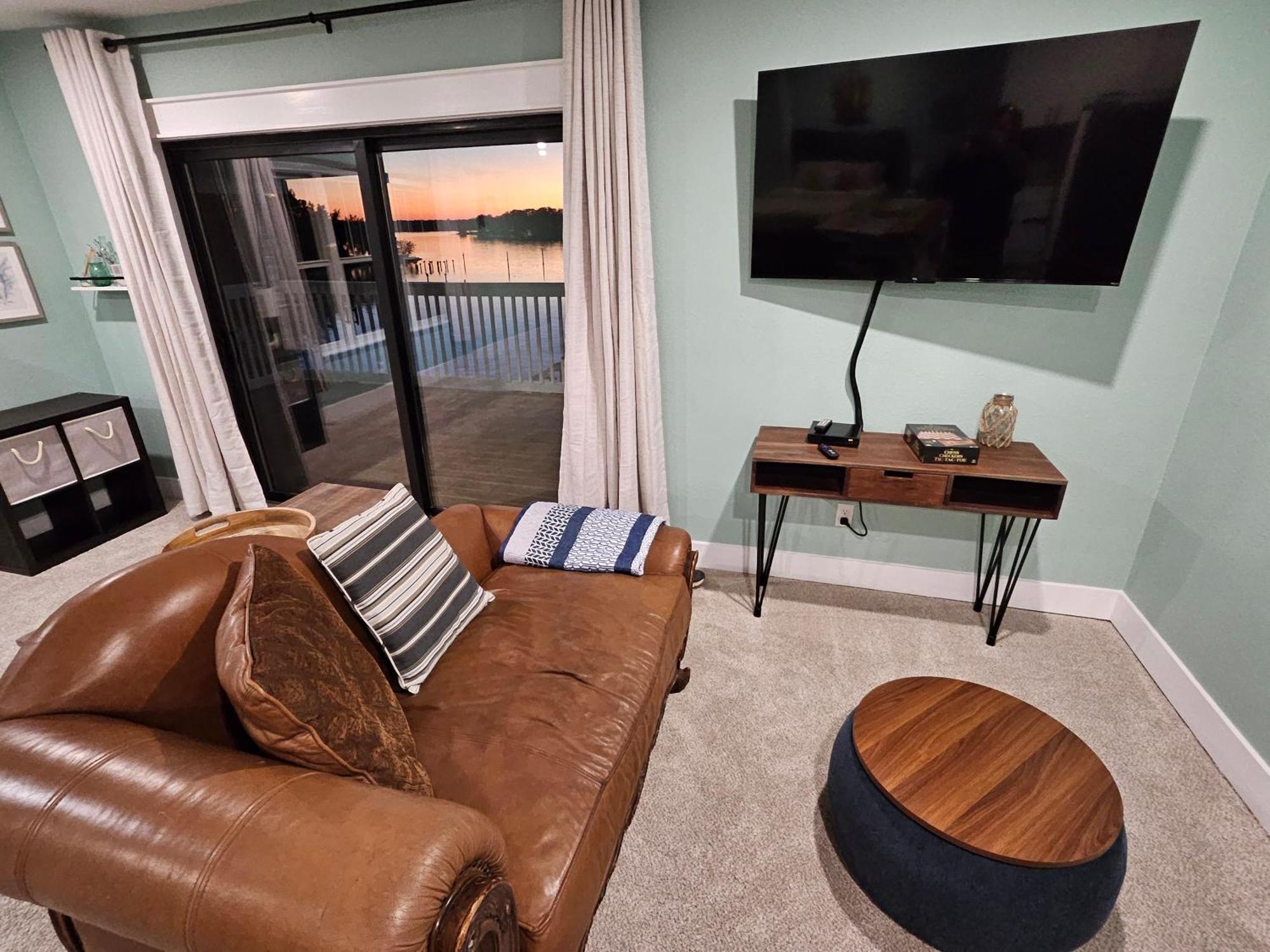 Waterfront Retreat *